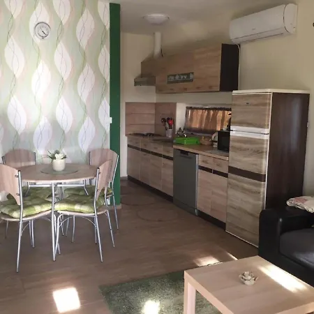 Koekszi Nyaralohazak Semesterbostad