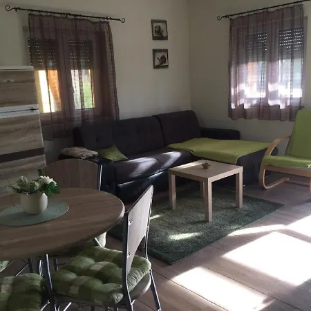Koekszi Nyaralohazak Holiday home Balatonszabadi