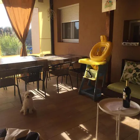 Semesterbostad Koekszi Nyaralohazak