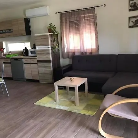 Koekszi Nyaralohazak Semesterbostad