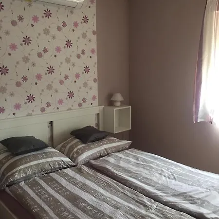 Koekszi Nyaralohazak *