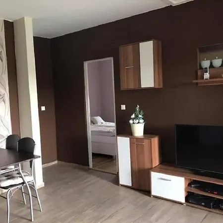 Semesterbostad Koekszi Nyaralohazak Balatonszabadi Fürdőtelep