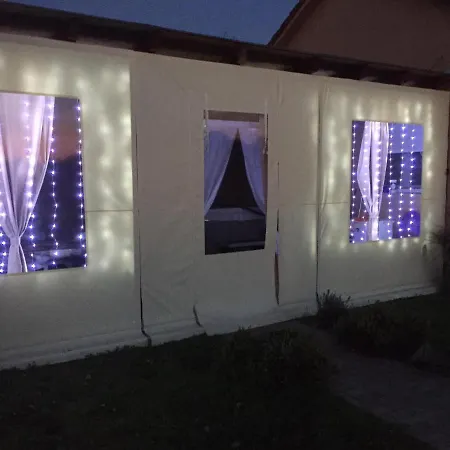 Koekszi Nyaralohazak * Balatonszabadi Fürdőtelep