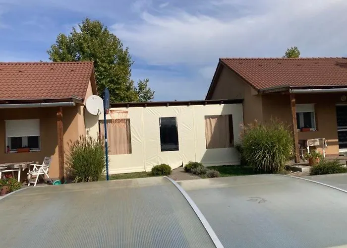 Koekszi Nyaralohazak Holiday home *