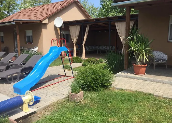 펜션 Koekszi Nyaralohazak Balatonszabadi Fürdőtelep