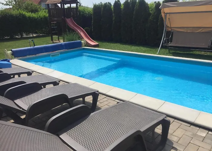 Holiday home Koekszi Nyaralohazak Balatonszabadi